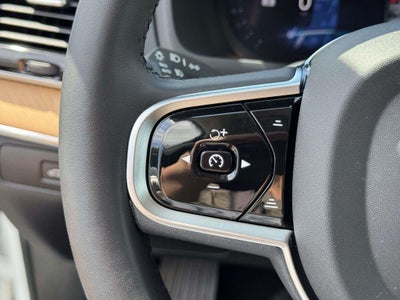 2025 Volvo XC90 B5 Plus