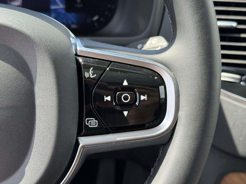 2025 Volvo XC90 B5 Plus