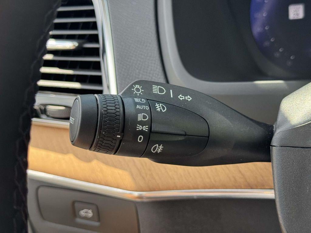 2025 Volvo XC90 B5 Plus