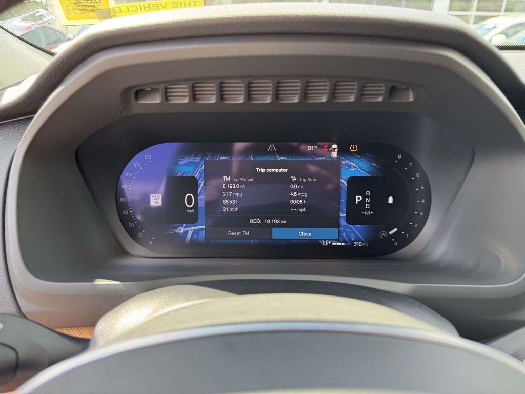 2025 Volvo XC90 B5 Plus
