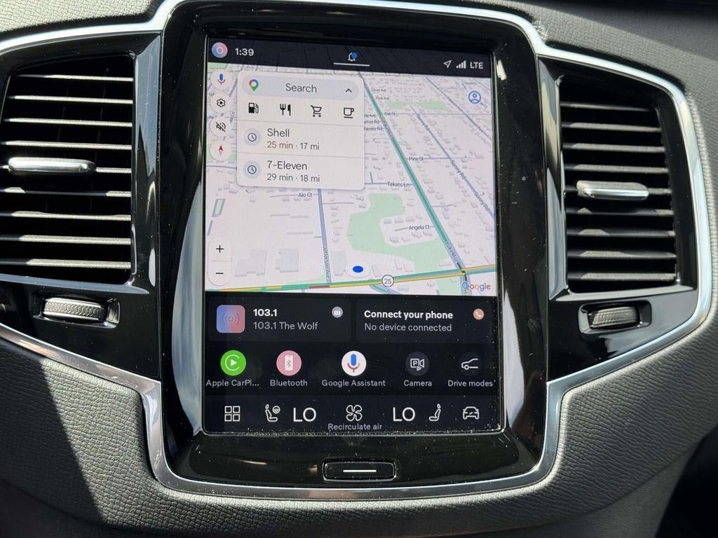2025 Volvo XC90 B5 Plus