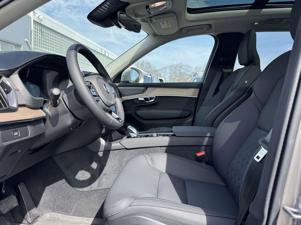 2026 Volvo XC90 Plus, B5 AWD Gas (mild hybrid), Gasoline, Bright, 7 Seats