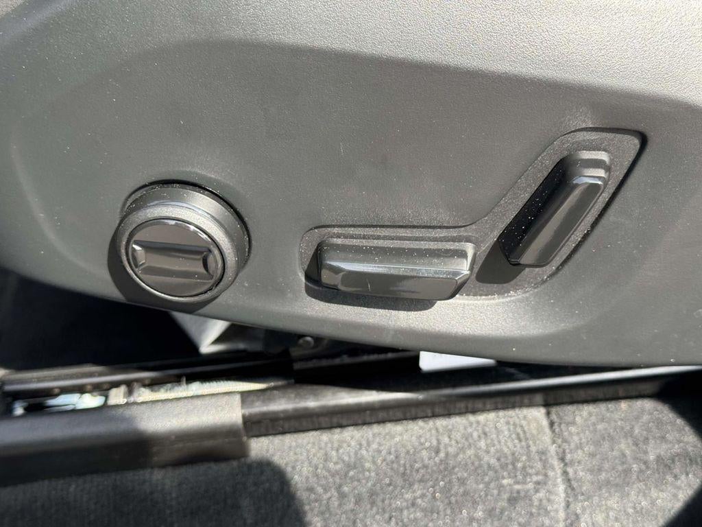 2026 Volvo XC90 Plus, B5 AWD Gas (mild hybrid), Gasoline, Bright, 7 Seats