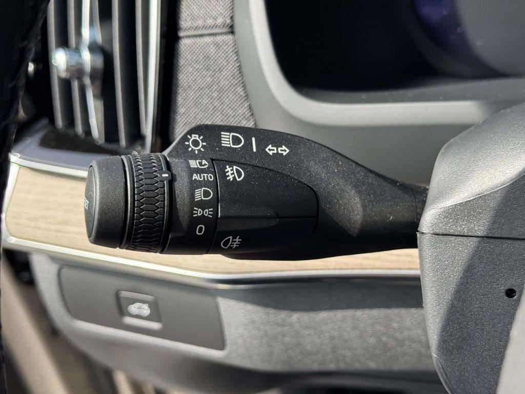 2026 Volvo XC90 Plus, B5 AWD Gas (mild hybrid), Gasoline, Bright, 7 Seats