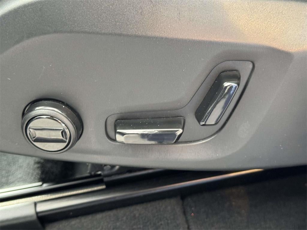 2026 Volvo XC90 Plus, B5 AWD Gas (mild hybrid), Gasoline, Bright, 7 Seats