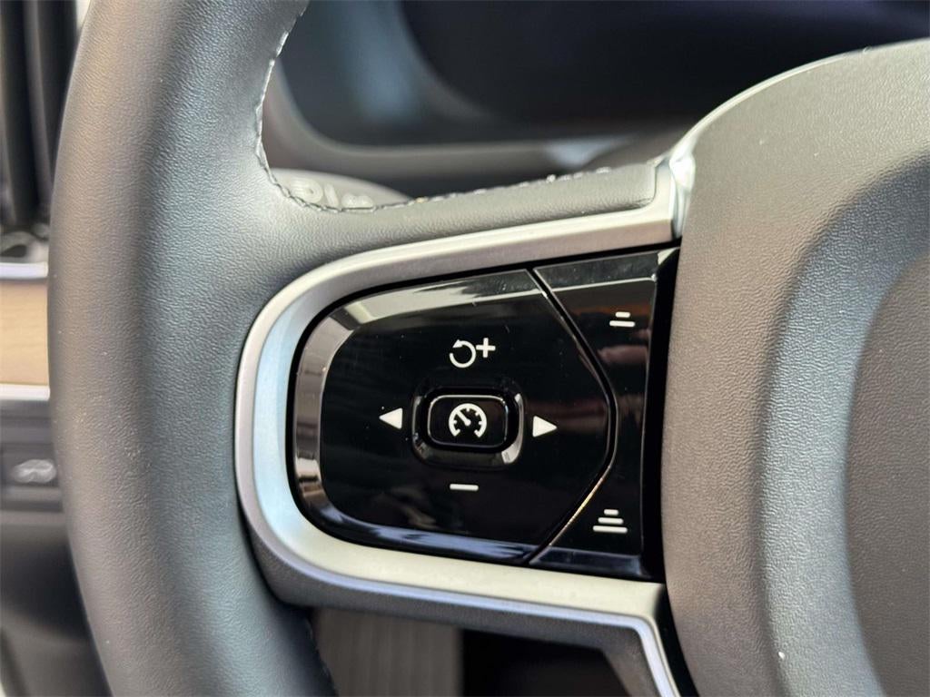 2026 Volvo XC90 Plus, B5 AWD Gas (mild hybrid), Gasoline, Bright, 7 Seats