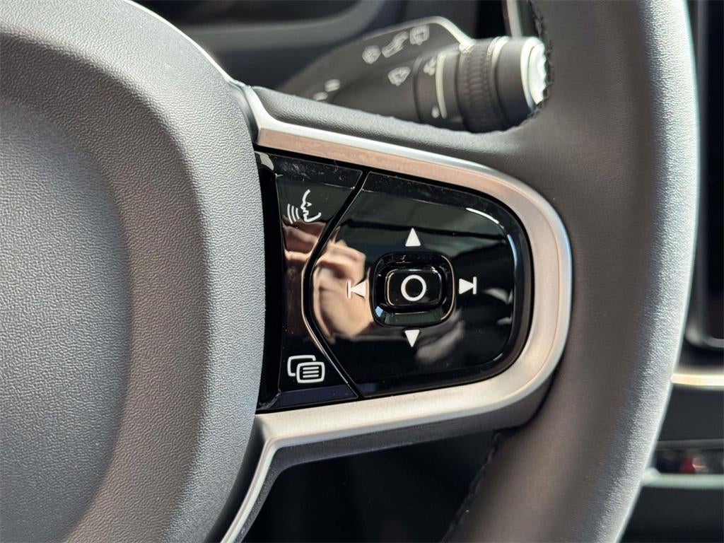 2026 Volvo XC90 Plus, B5 AWD Gas (mild hybrid), Gasoline, Bright, 7 Seats