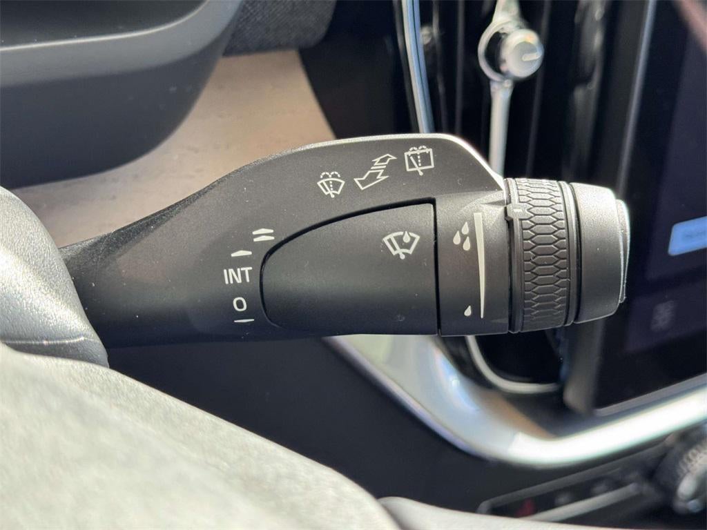 2026 Volvo XC90 Plus, B5 AWD Gas (mild hybrid), Gasoline, Bright, 7 Seats