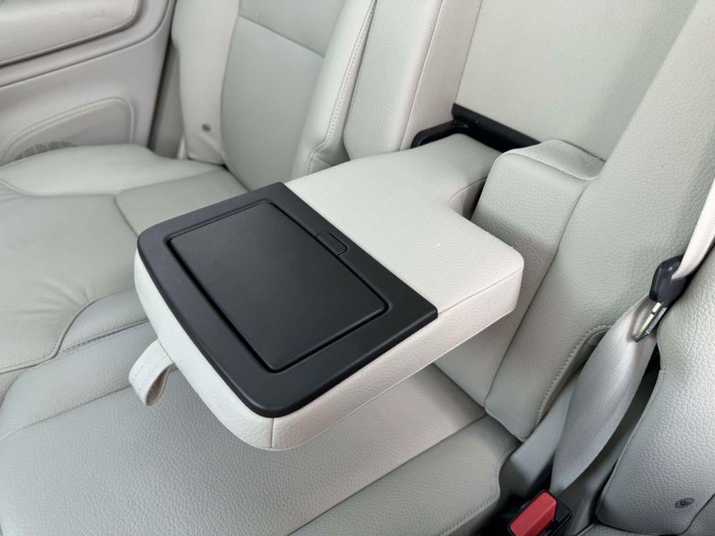 2025 Volvo XC90 B5 Core