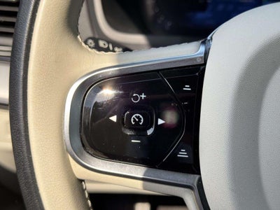 2025 Volvo XC90 B5 Core
