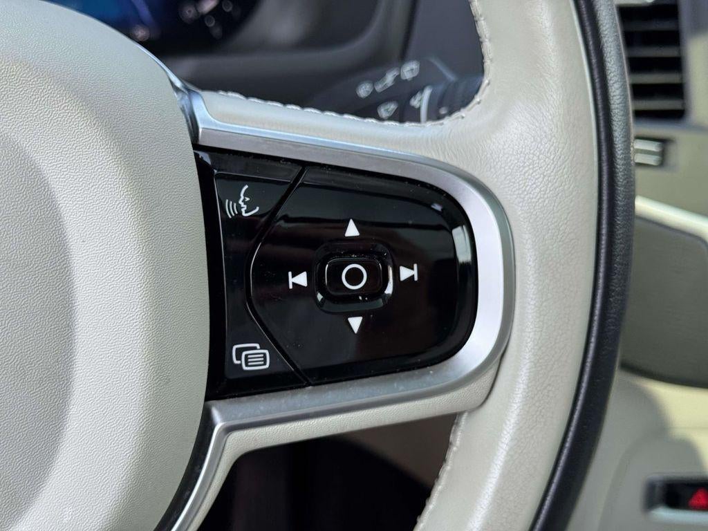 2025 Volvo XC90 B5 Core