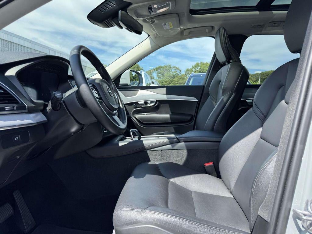 2025 Volvo XC90 B5 Core