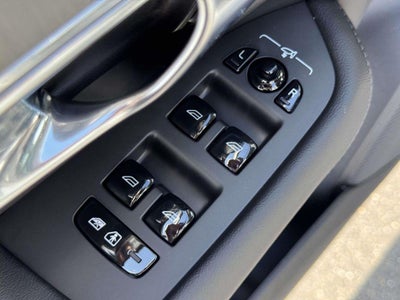 2025 Volvo XC90 B5 Core