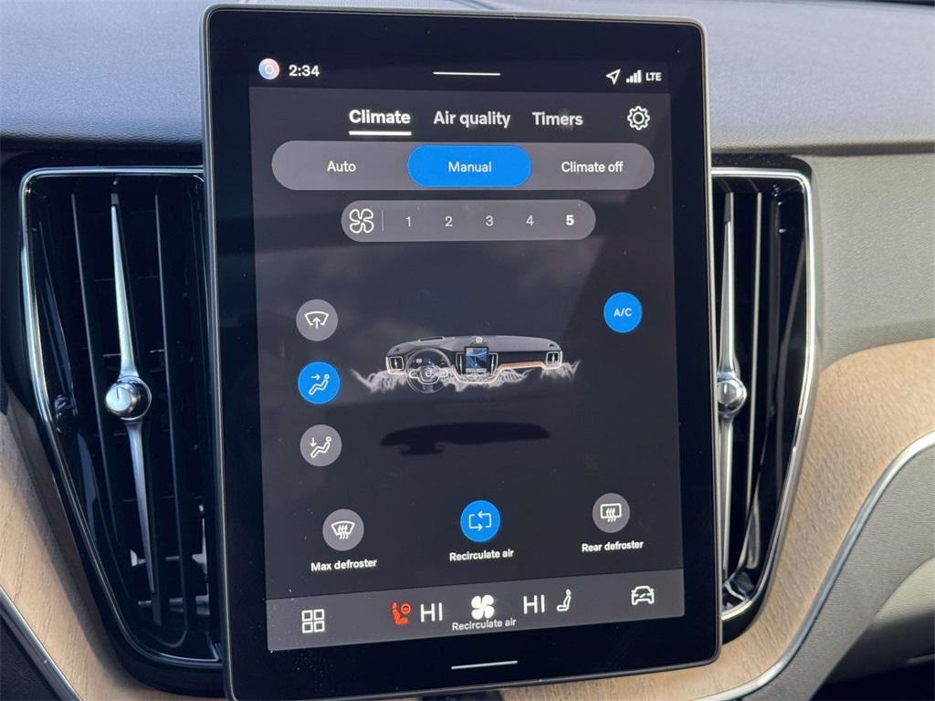 2026 Volvo XC60 B5 Plus