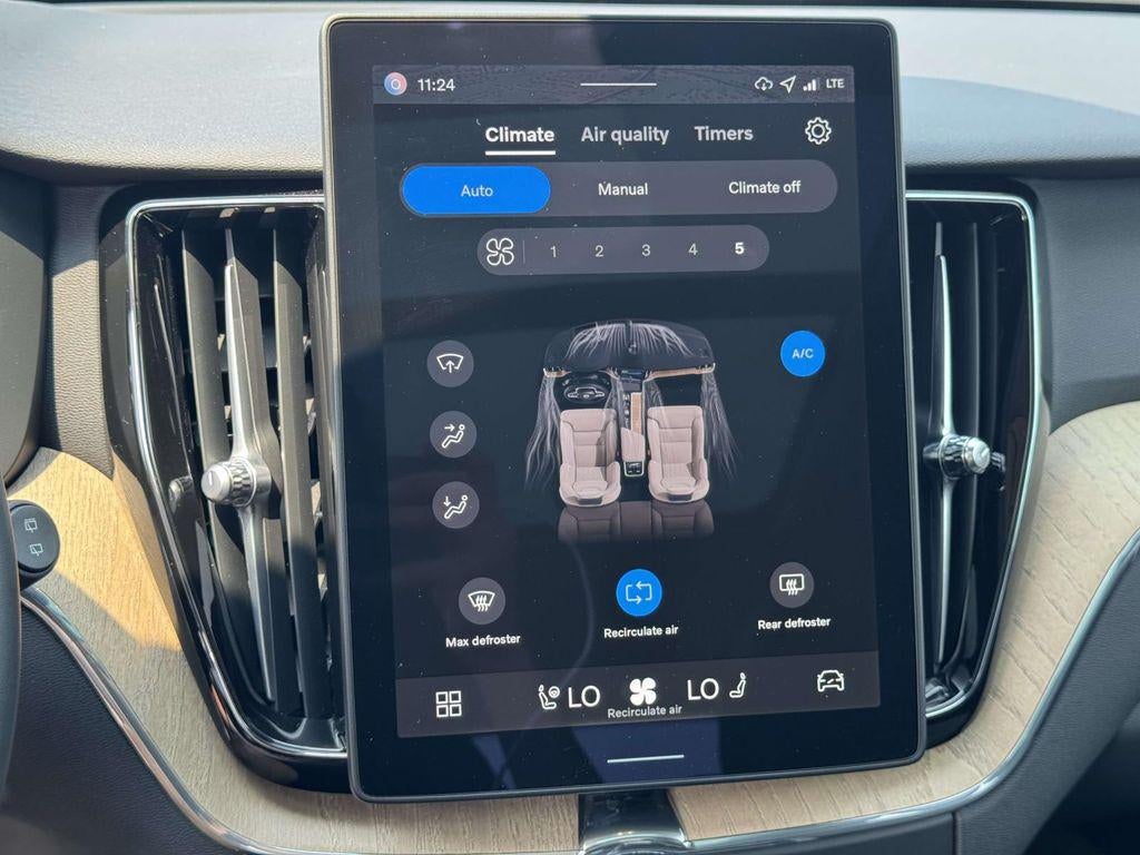 2026 Volvo XC60 B5 Plus