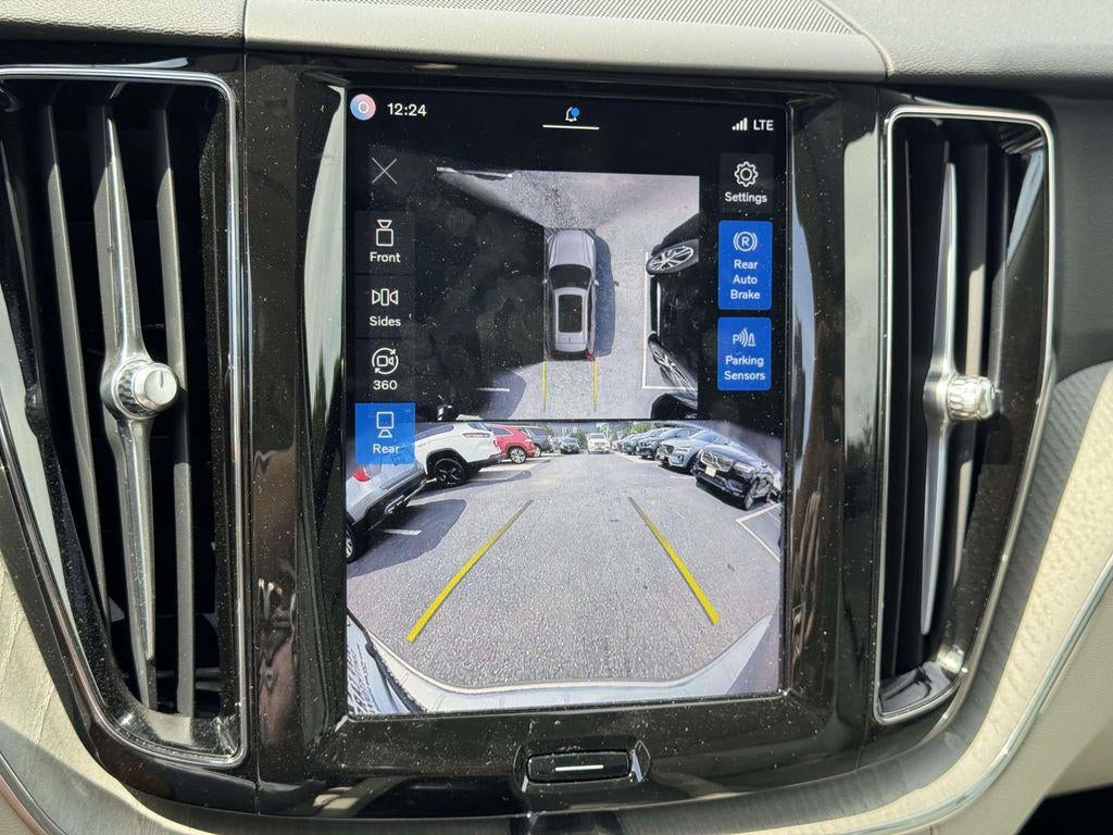 2025 Volvo XC60 B5 Plus