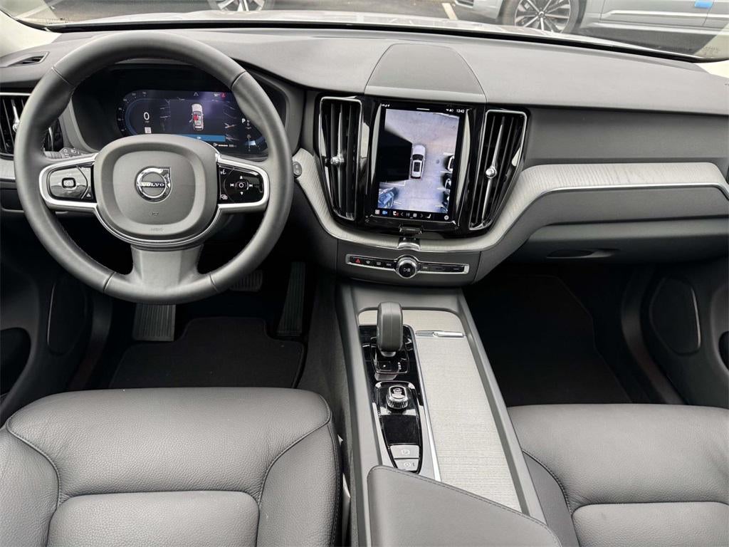2025 Volvo XC60 B5 Plus