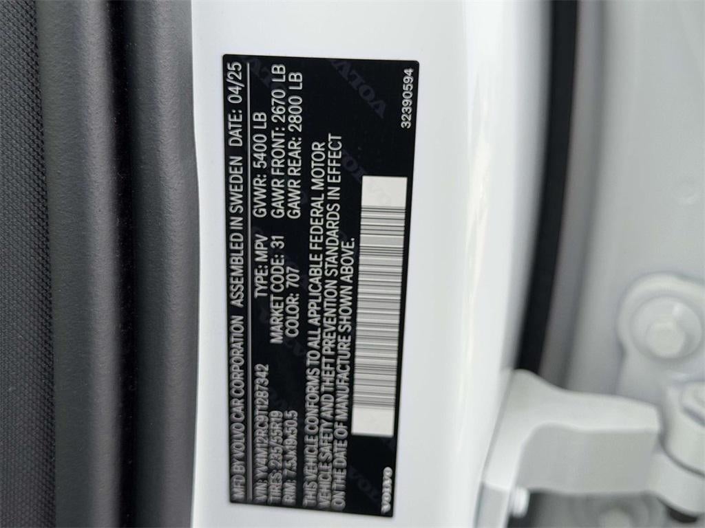 2026 Volvo XC60 B5 Plus