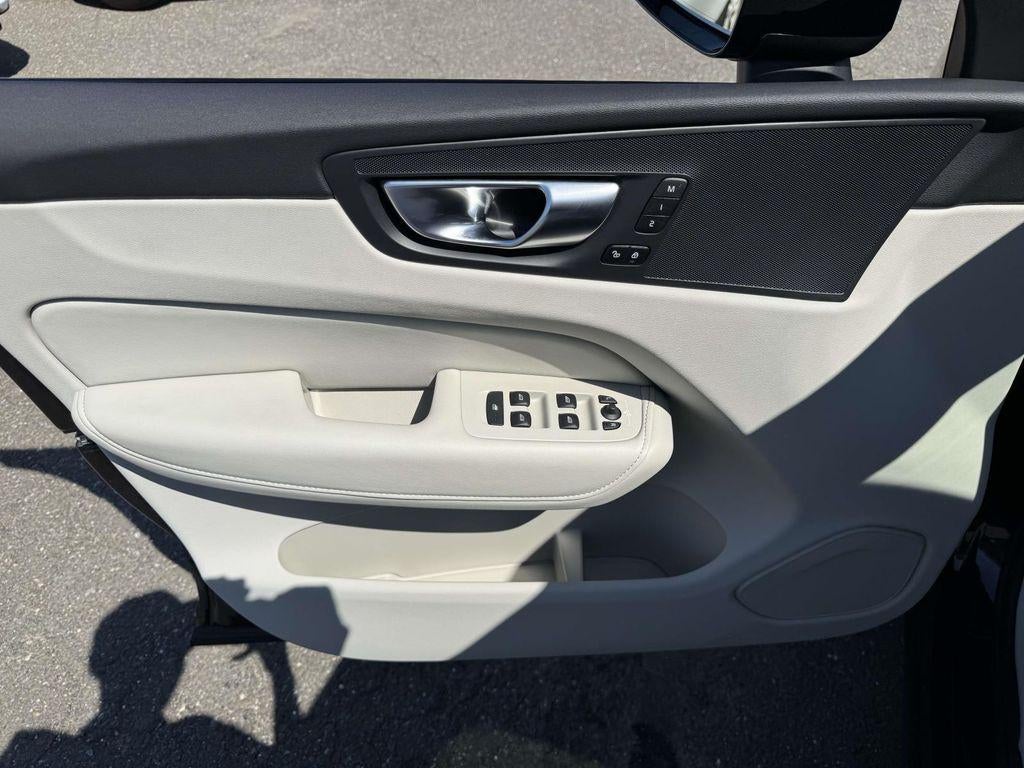 2025 Volvo XC60 B5 Core