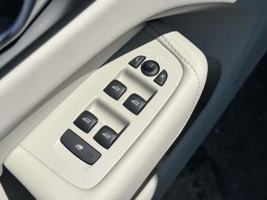 2025 Volvo XC60 B5 Core