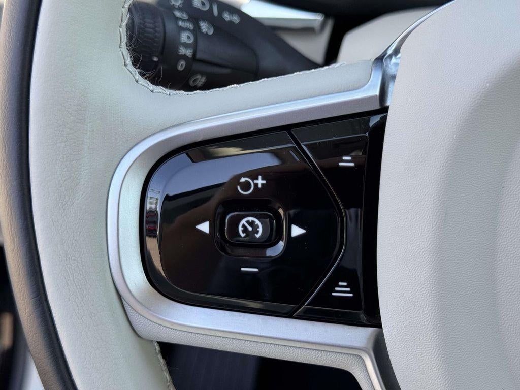 2025 Volvo XC60 B5 Core