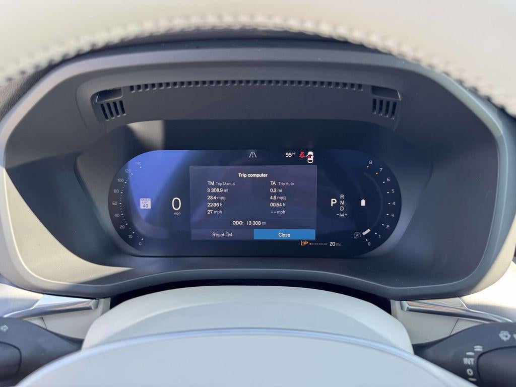 2025 Volvo XC60 B5 Core