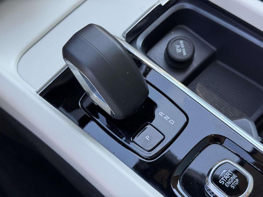 2025 Volvo XC60 B5 Core
