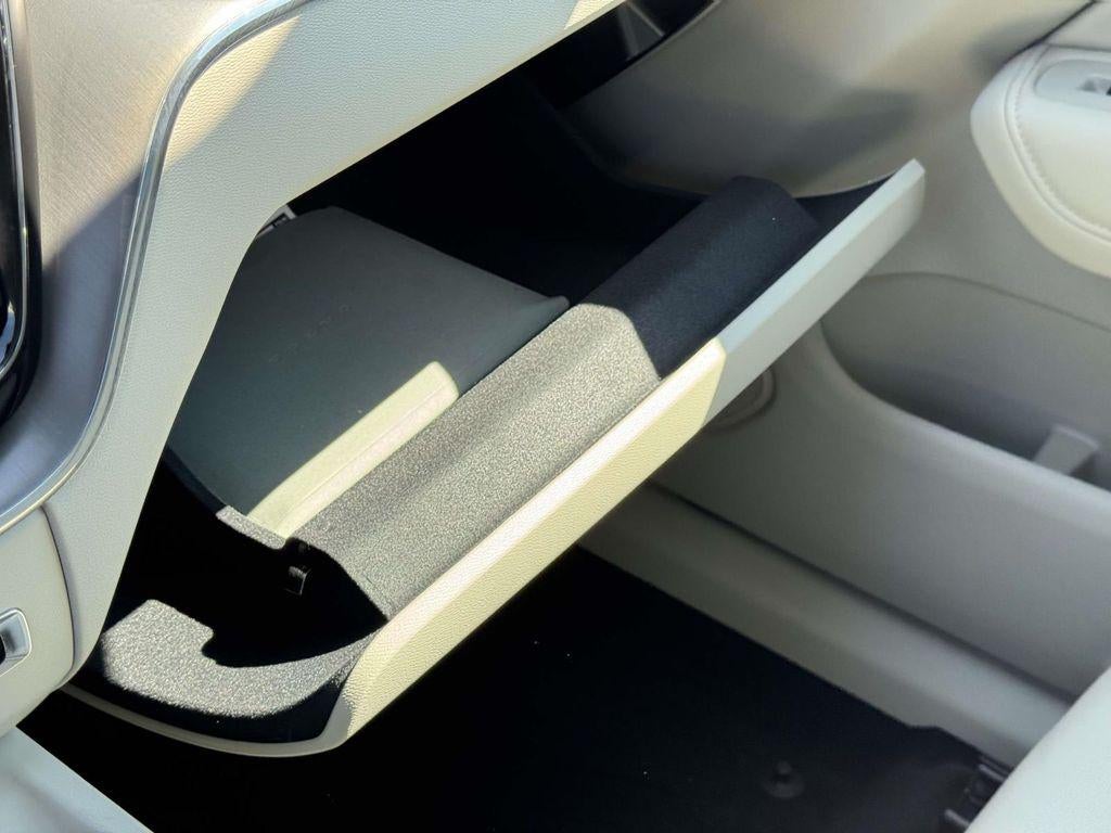 2025 Volvo XC60 B5 Core