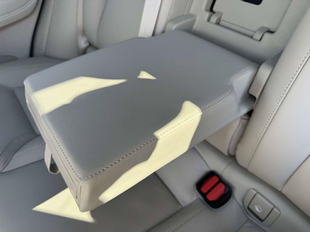 2025 Volvo XC60 B5 Ultra