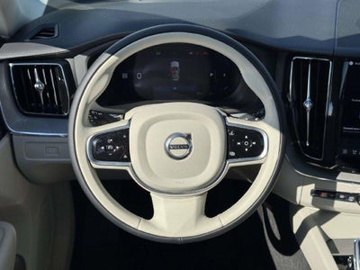 2025 Volvo XC60 B5 Ultra