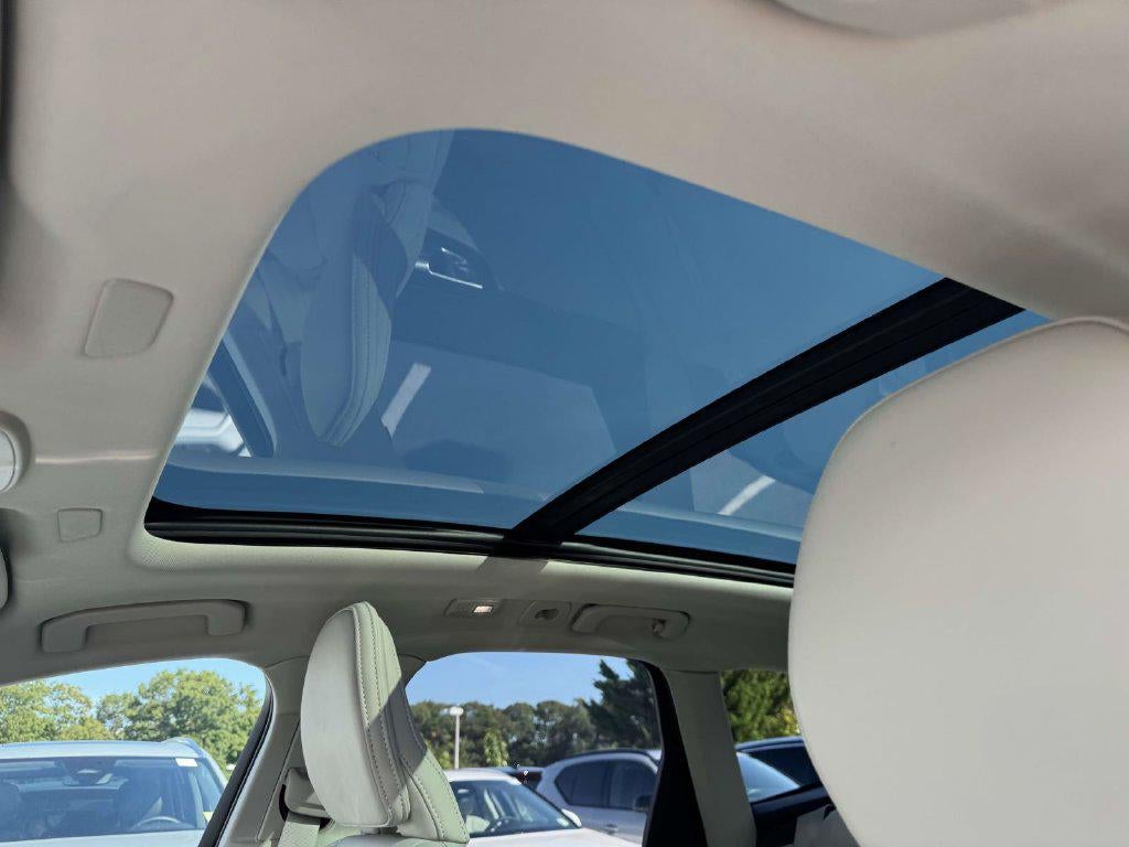 2025 Volvo XC60 B5 Ultra