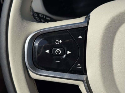 2025 Volvo XC60 B5 Ultra