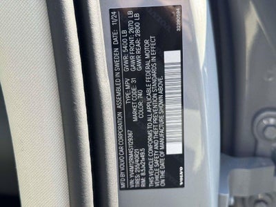 2025 Volvo XC60 B5 Ultra