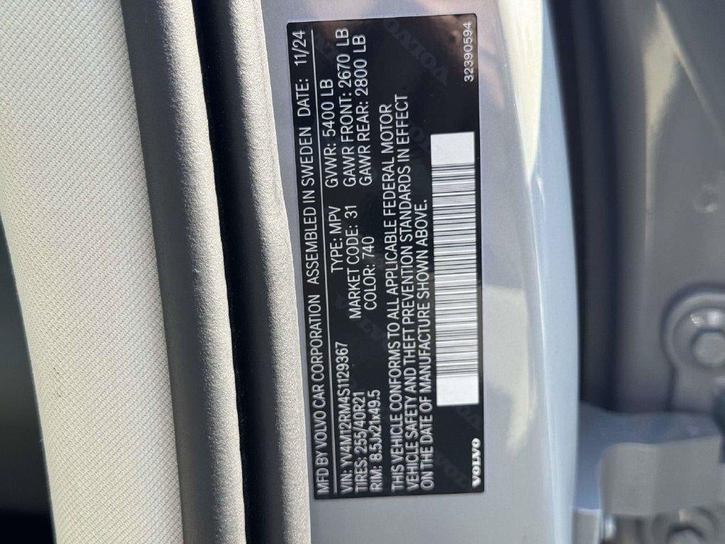 2025 Volvo XC60 B5 Ultra