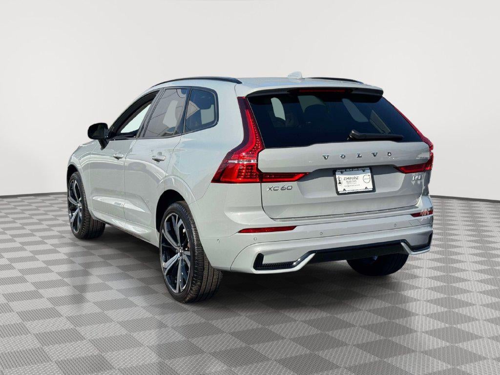 2025 Volvo XC60 B5 Ultra
